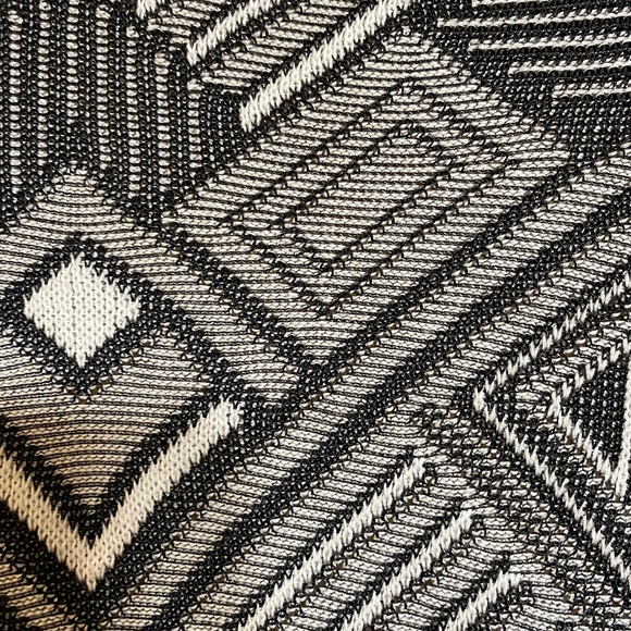 Renuar (Macy’s) geo sweater - Picture 9 of 9